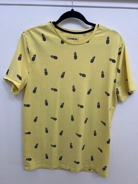Express Women’s Yellow Tropical Short Sleeve T-Shirt Navy Pineapple Print Size M